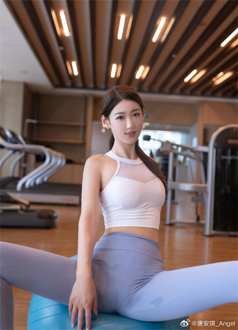 唐安琪全部高清套装图片免费鉴赏