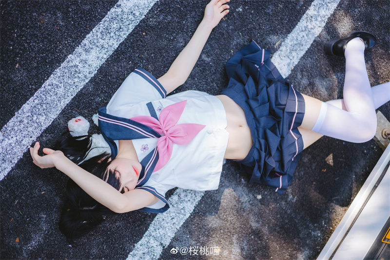 樱桃喵废弃教室照片:仙境般的拍摄背后故事