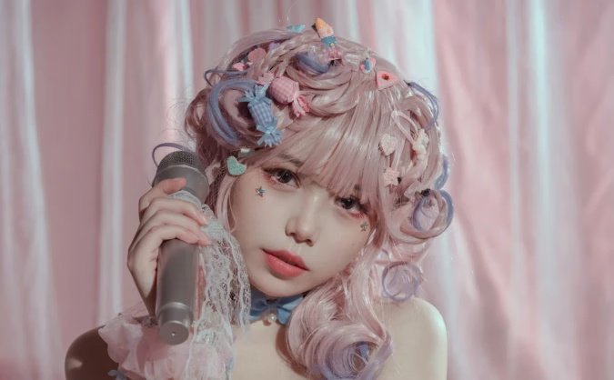 七月喵子COS图片分享，纯欲的妹子最是惹人爱