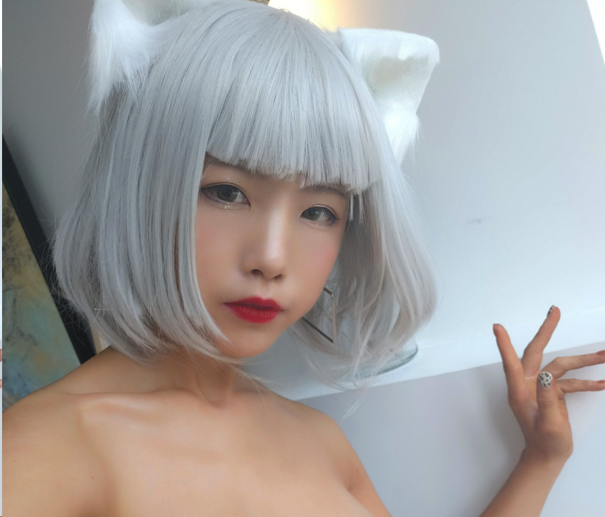 水淼aqua《黑白猫》,精品cos摄影作品赏析插图3 水淼aqua《黑白猫》,精品cos摄影作品赏析