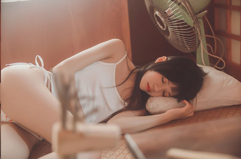 桜桃喵小背心换水手服,精品cos摄影作品赏析插图2 桜桃喵小背心换水手服,精品cos摄影作品赏析