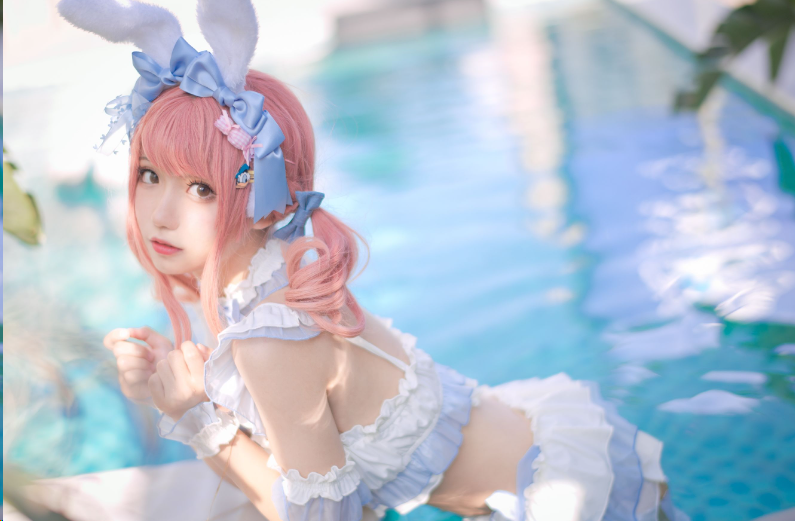 花柒Hana《夏日甜芯泳装》精品cos摄影作品赏析