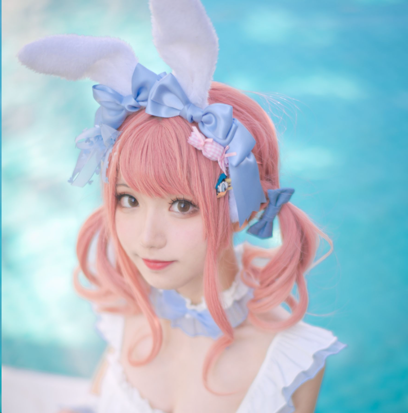 花柒Hana《夏日甜芯泳装》精品cos摄影作品赏析