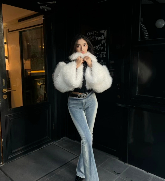 微博健身博主KIVIA_，让人把持不住的美貌，其实身材更“靓”