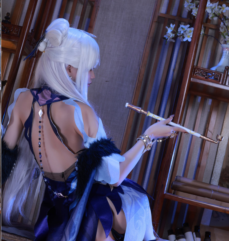 水淼aqua的第132期作品《凝光》赏析