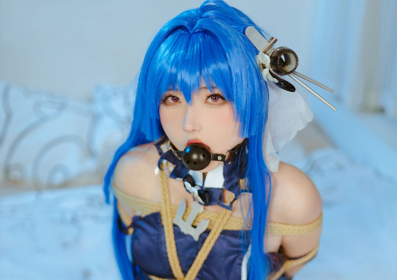 是三不是世w第19期作品《Nikke胜利女神· 海伦娜捆绑》赏析预览