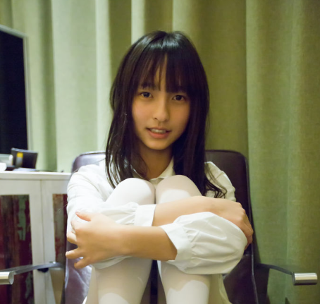 神楽坂真冬的死库水系列作品:迷人魅力与绝妙创意的完美结合插图2 神楽坂真冬的死库水系列作品:迷人魅力与绝妙创意的完美结合