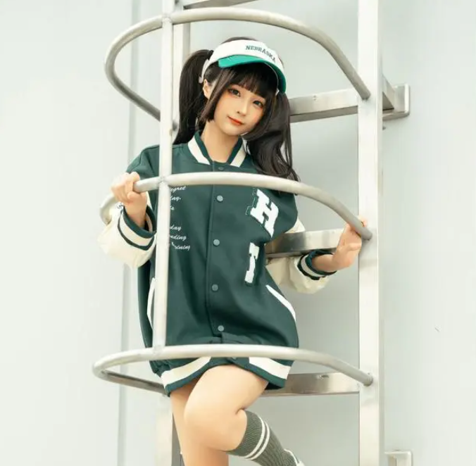 独特魅力尽显!蠢沫沫《棒球女孩》英姿飒爽的运动少女插图2 独特魅力尽显!蠢沫沫《棒球女孩》英姿飒爽的运动少女