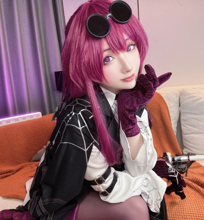 rioko凉凉子妩媚诠释《卡芙卡妈妈》！火辣杀手引爆视觉盛宴！