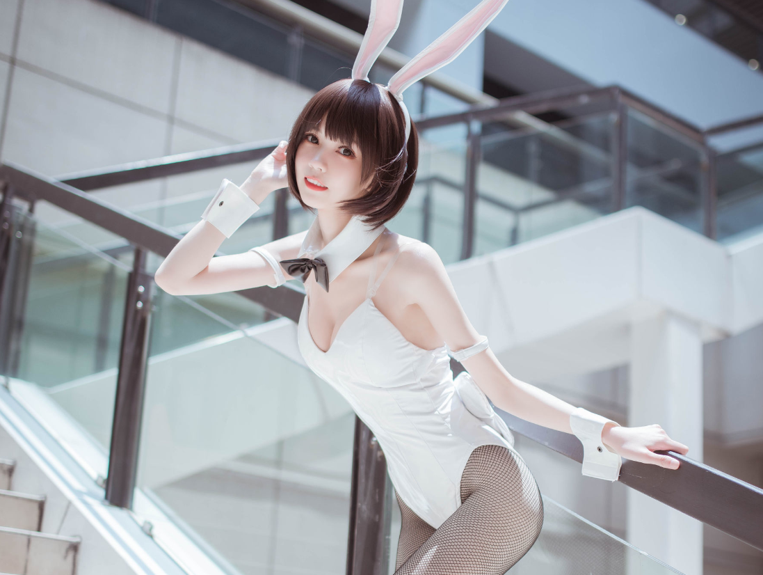 《圣人惠兔女郎》:你的负卿小姐姐带来的超可爱角色扮演插图 《圣人惠兔女郎》:你的负卿小姐姐带来的超可爱角色扮演