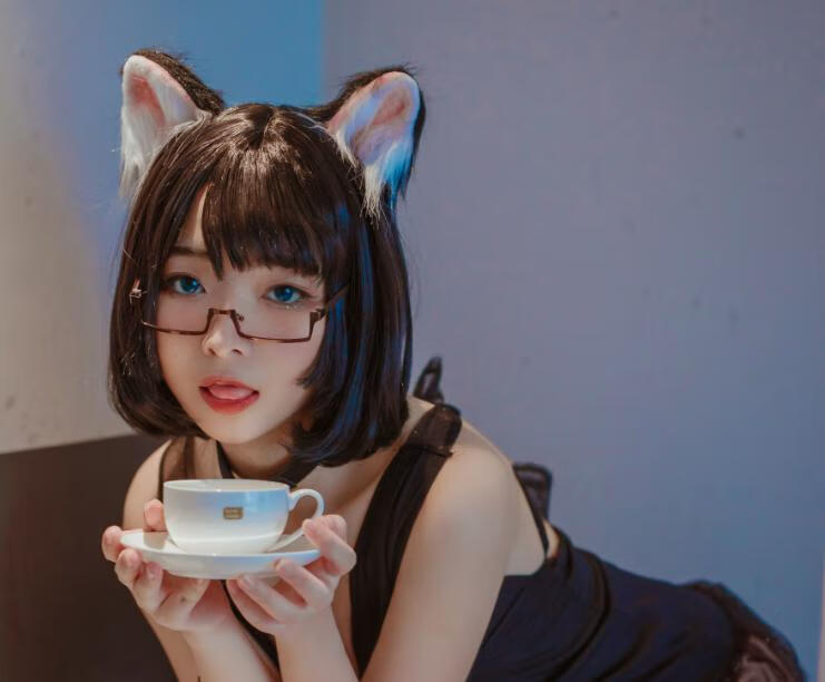 《猫猫头黑裙子》：yuuhui玉汇小姐姐的萌萌出道！