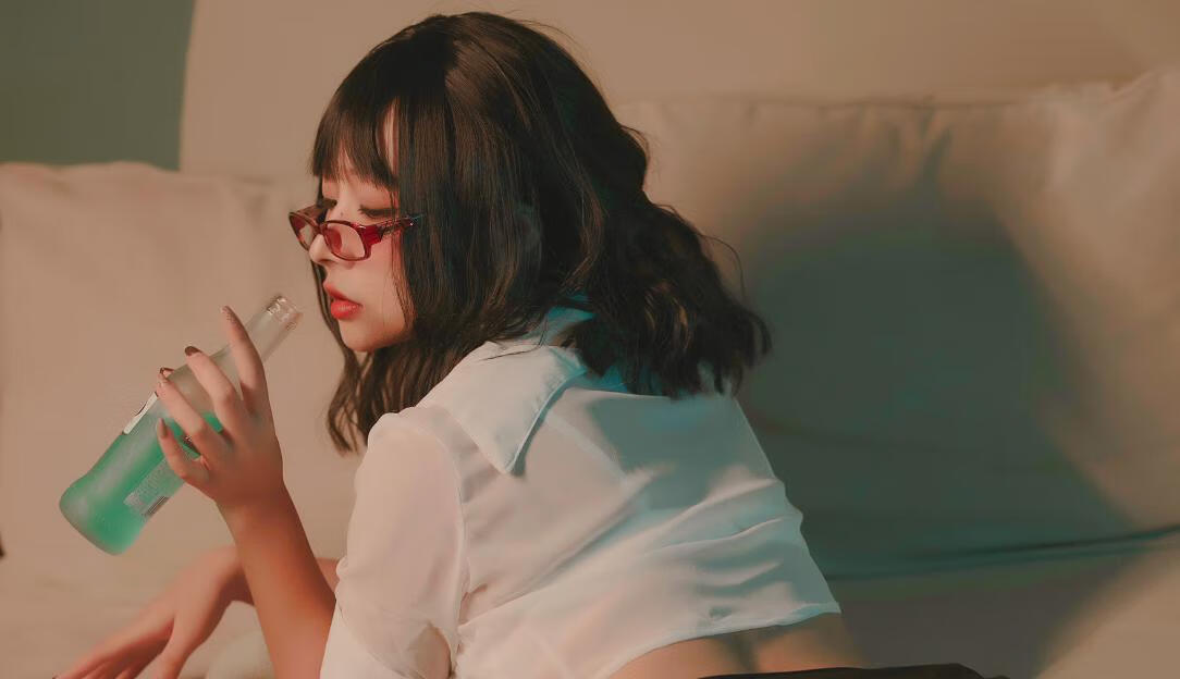 yuuhui玉汇《宿醉》：情感交响曲，醉心回忆！