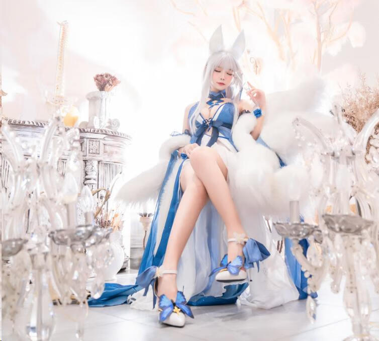 Momoko葵葵小姐姐cos《碧蓝航线》信浓礼服,白狐狸耳耳朵太可爱啦!插图3 Momoko葵葵小姐姐cos《碧蓝航线》信浓礼服,白狐狸耳耳朵太可爱啦!