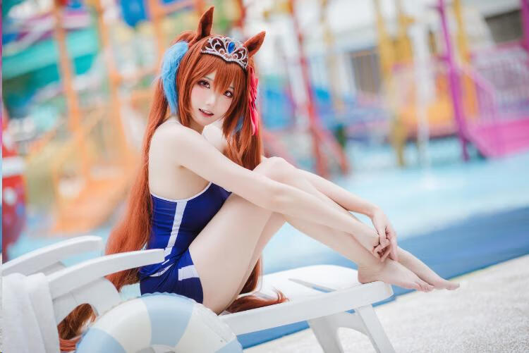 瓜希酱cos《赛马娘 大和赤骥》带你畅游海滩