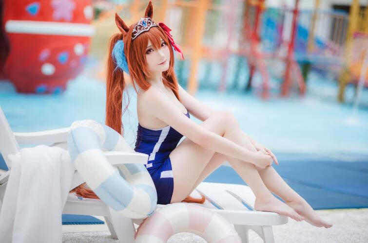 瓜希酱cos《赛马娘 大和赤骥》带你畅游海滩