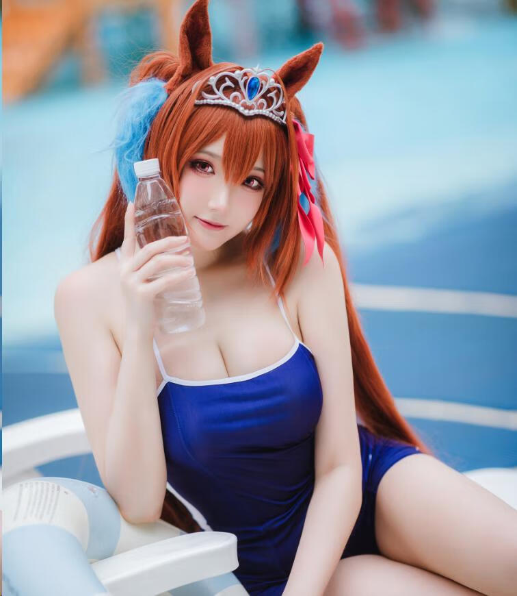 瓜希酱cos《赛马娘 大和赤骥》带你畅游海滩