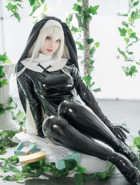 Cien恩恩小姐姐的《歌住樱子》cosplay,修女服+大枪,酷炫又迷人!插图2 Cien恩恩小姐姐的《歌住樱子》cosplay,修女服+大枪,酷炫又迷人!