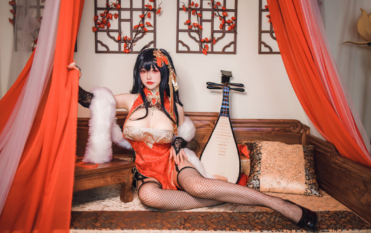 coser衣衣小姐姐带你领略《碧蓝航线 大凤旗袍》的东方韵味!插图 coser衣衣小姐姐带你领略《碧蓝航线 大凤旗袍》的东方韵味!