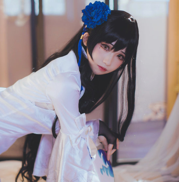 衣衣小姐姐cos《玉玲珑》:勾魂旗袍,美艳绝伦!插图2 衣衣小姐姐cos《玉玲珑》:勾魂旗袍,美艳绝伦!