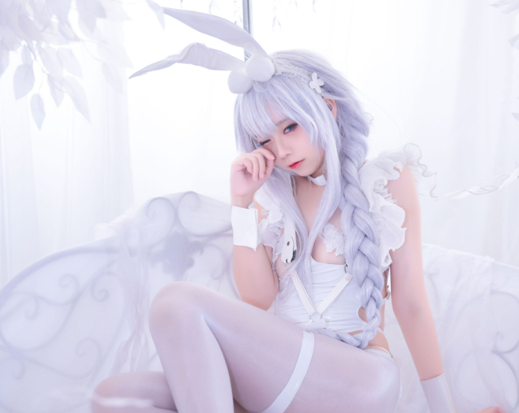 G44不会受伤《恶毒》：小姐姐的奇幻冒险之旅！