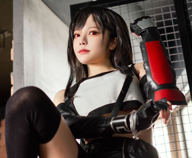 《蒂法》：Hachi小芭小姐姐的神还原！