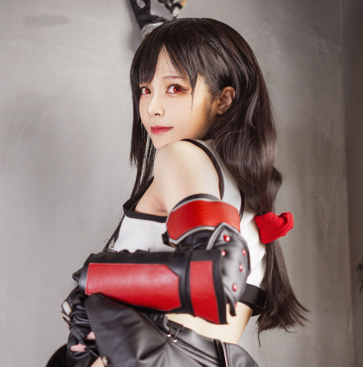 《蒂法》：Hachi小芭小姐姐的神还原！