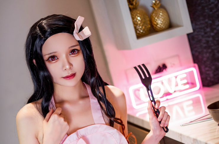 Hachi小芭 《祢豆子围裙Nezuko Apron》赏析