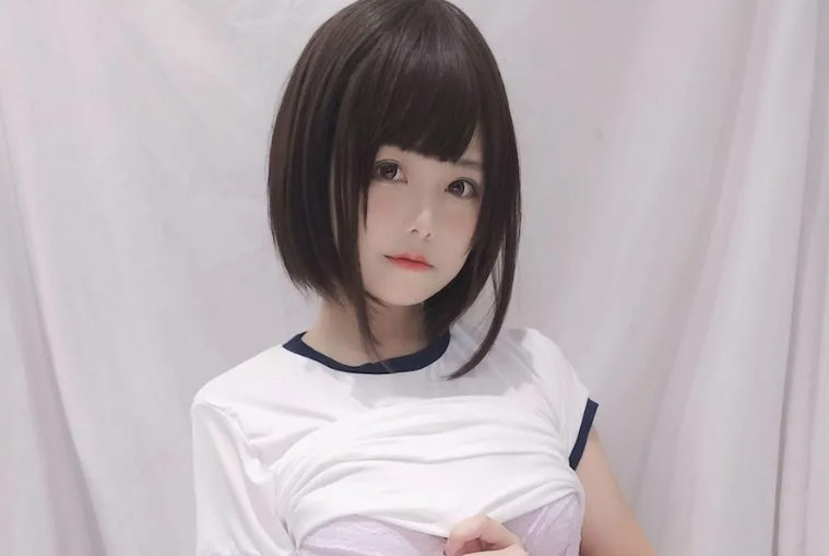 蜜汁猫裘《体操服》，小姐姐的可爱体操服作品，展现灵动与活力！