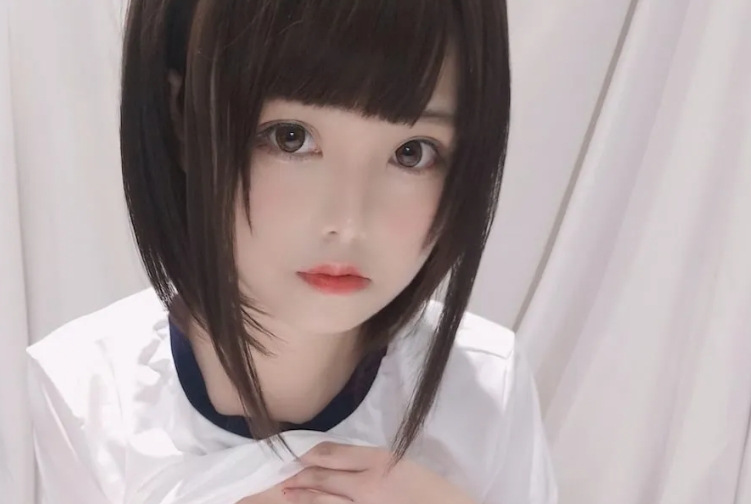 蜜汁猫裘《体操服》，小姐姐的可爱体操服作品，展现灵动与活力！