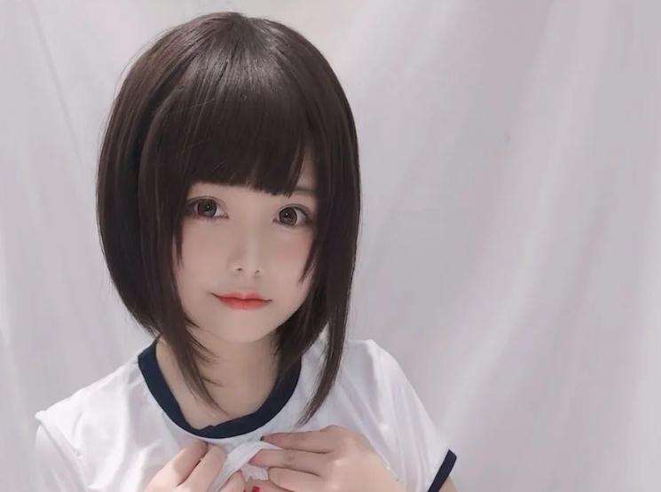 蜜汁猫裘《体操服》，小姐姐的可爱体操服作品，展现灵动与活力！