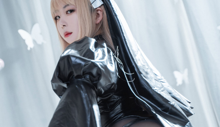 虎森森《月之修女》赏析:妖娆与宁静的完美结合!插图1 虎森森《月之修女》赏析:妖娆与宁静的完美结合!