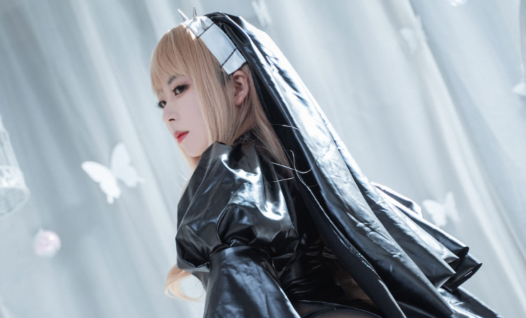 虎森森《月之修女》赏析:妖娆与宁静的完美结合!插图2 虎森森《月之修女》赏析:妖娆与宁静的完美结合!