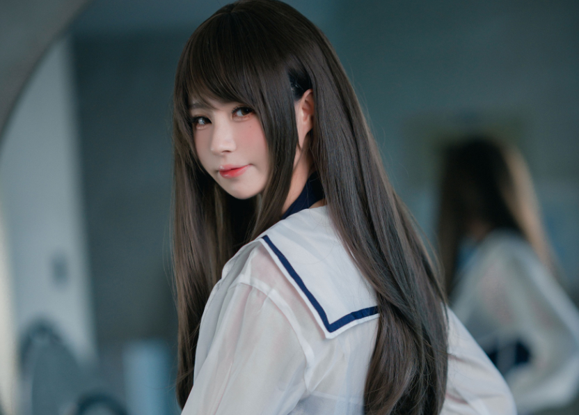 西园寺南歌《竞泳史莱姆》作品赏析：穿越水中的竞技奇观！