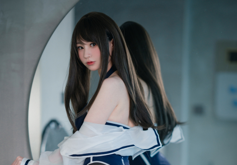 西园寺南歌《竞泳史莱姆》作品赏析：穿越水中的竞技奇观！