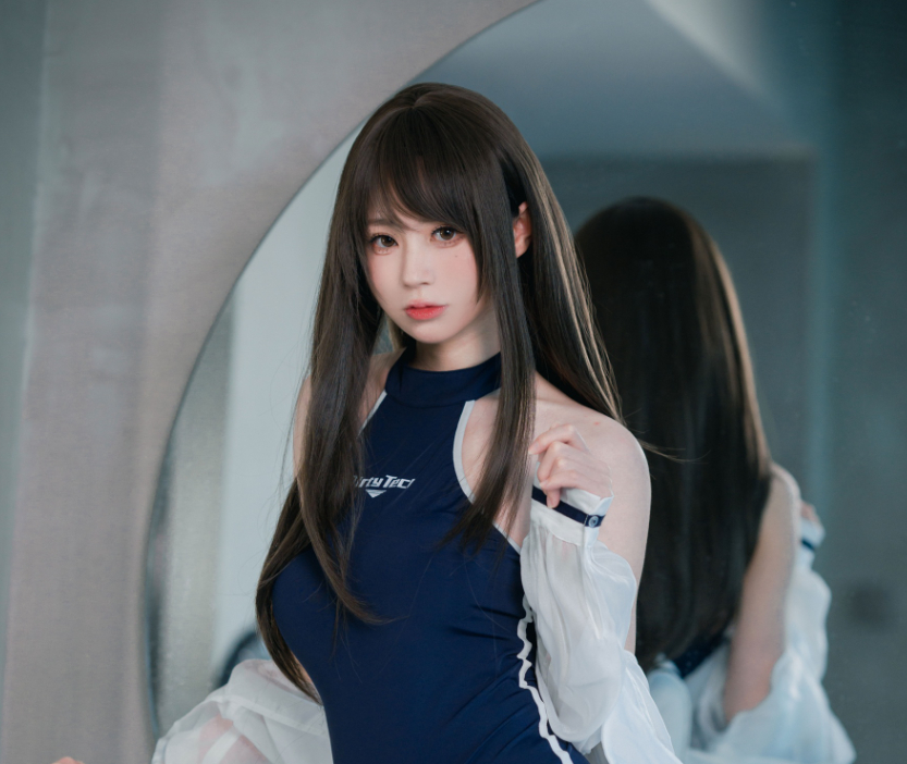 西园寺南歌《竞泳史莱姆》作品赏析：穿越水中的竞技奇观！