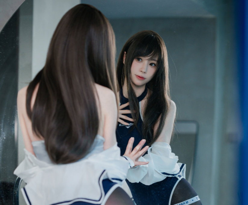 西园寺南歌《竞泳史莱姆》作品赏析：穿越水中的竞技奇观！