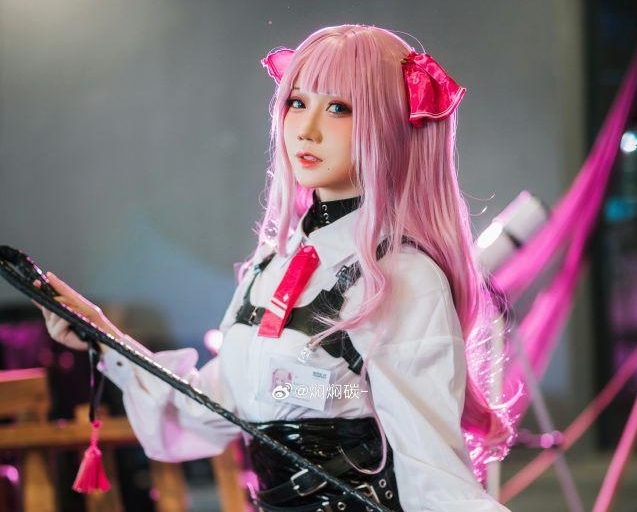 焖焖碳崭露头角：《胜利女神：妮姬》角色扮演火爆全场！