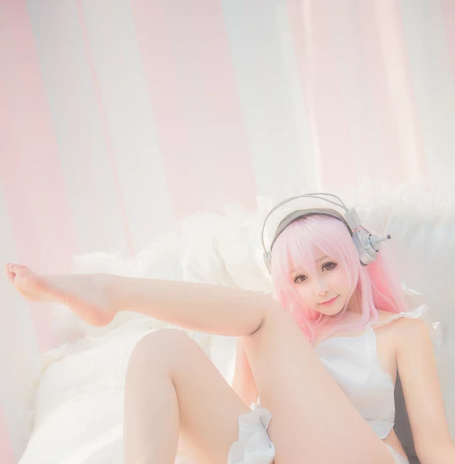 三刀刀miido Cosplay 性感超级索尼子，让你目眩神摇