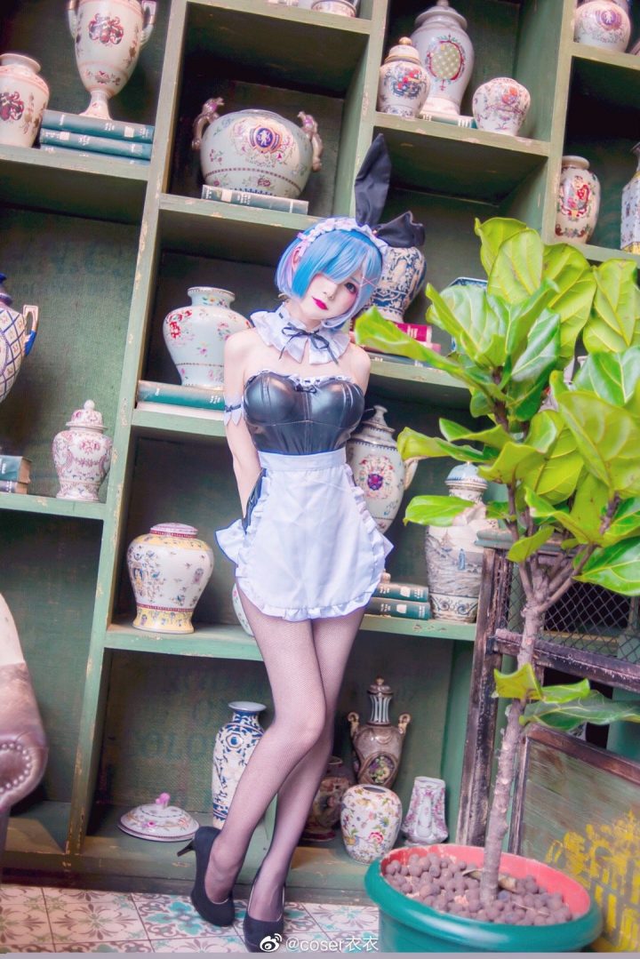 Coser衣衣在《Re:Zero》中 COS 蕾姆,变身美丽迷人的女仆 Coser衣衣在《Re:Zero》中 COS 蕾姆,变身美丽迷人的女仆