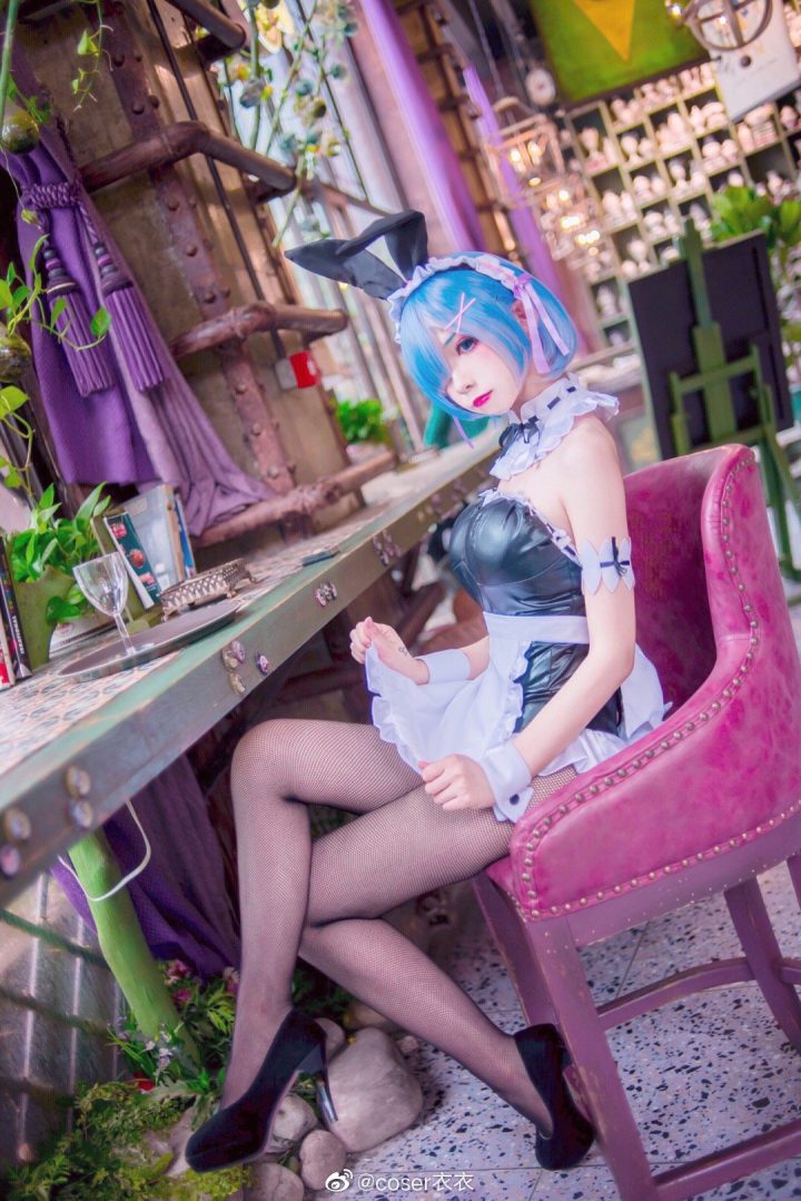 Coser衣衣在《Re:Zero》中 COS 蕾姆,变身美丽迷人的女仆 Coser衣衣在《Re:Zero》中 COS 蕾姆,变身美丽迷人的女仆