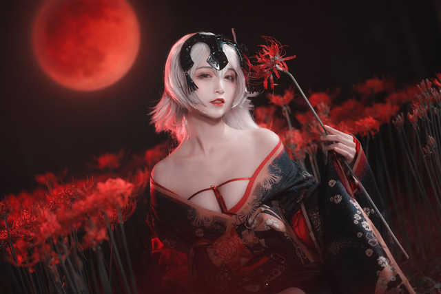 铁板烧鬼舞w_COS 圣女贞德,鲜花炫乳极具诱惑 铁板烧鬼舞w_COS 圣女贞德,鲜花炫乳极具诱惑