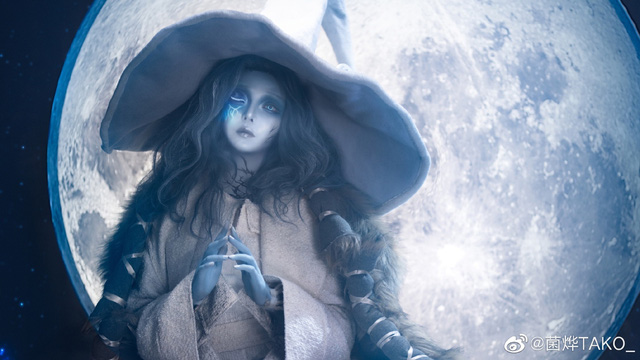 菌烨TAKO_在《Elden Ring》中 COS “月亮公主”,妖异且性感 菌烨TAKO_在《Elden Ring》中 COS “月亮公主”,妖异且性感