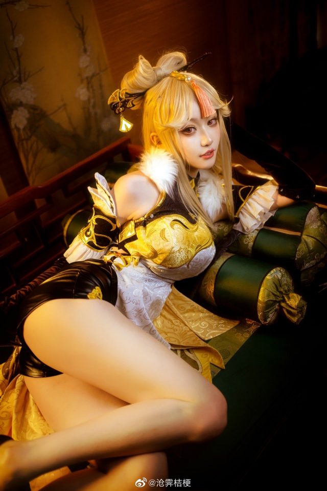 沧霁桔梗cos作品 | 沧霁桔梗在《原神Impact》cos凝光 沧霁桔梗cos作品 | 沧霁桔梗在《原神Impact》cos凝光