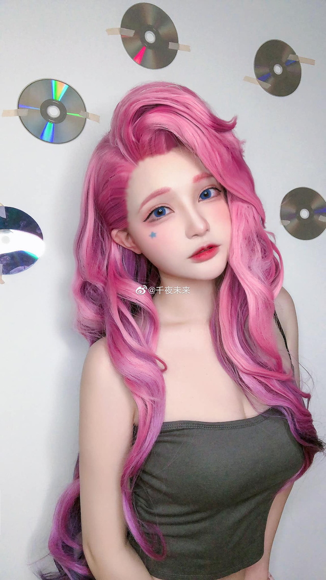 千夜未来cos作品 | 千夜未来（Senya Miku）cos萨勒芬妮Seraphine