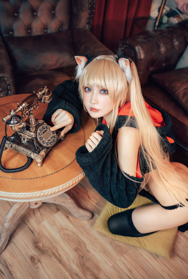 阿包也是兔娘 cos 作品 | 阿包也是兔娘 cos“小猫咪”，性感迷人