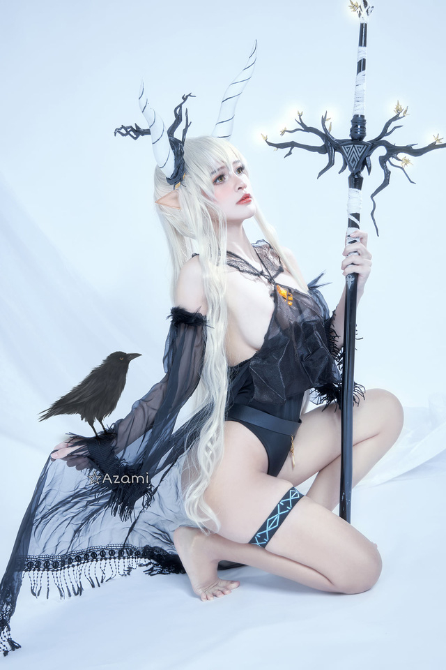 Azami cos 作品 | coser Azami 在《明日方舟》炫耀完美身材和白皙皮肤 Azami cos 作品 | coser Azami 在《明日方舟》炫耀完美身材和白皙皮肤