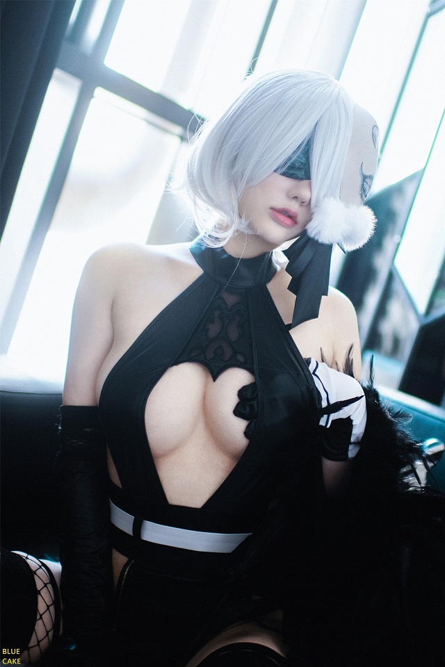 女coser&游戏玩家cos《尼尔》主角：9S cosplay