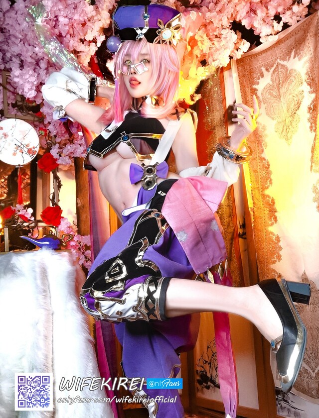 coser@WifeKirei在《原神》cos多莉,过于性感而受批评 coser@WifeKirei在《原神》cos多莉,过于性感而受批评
