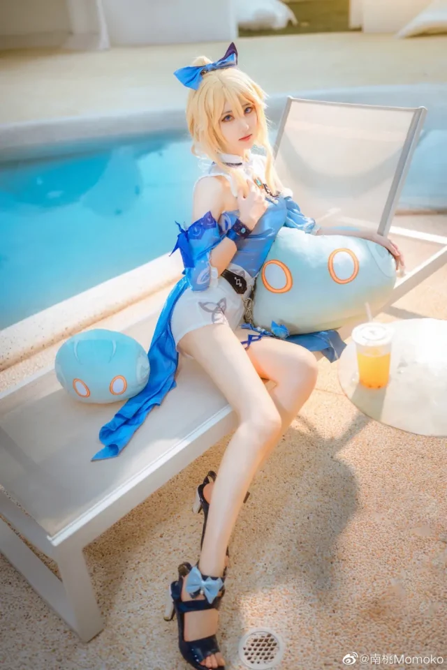 南桃Momoko cos作品 | 南桃Momoko在《原神》cos琴，美丽迷人