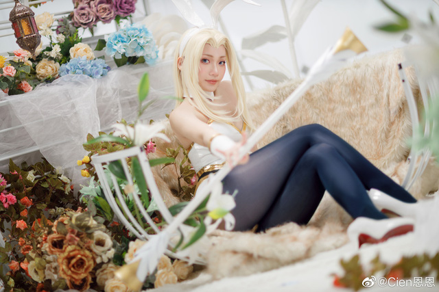 coser@Cien恩恩在《英雄联盟》化身“光辉女郎” 拉克丝，性感美丽
